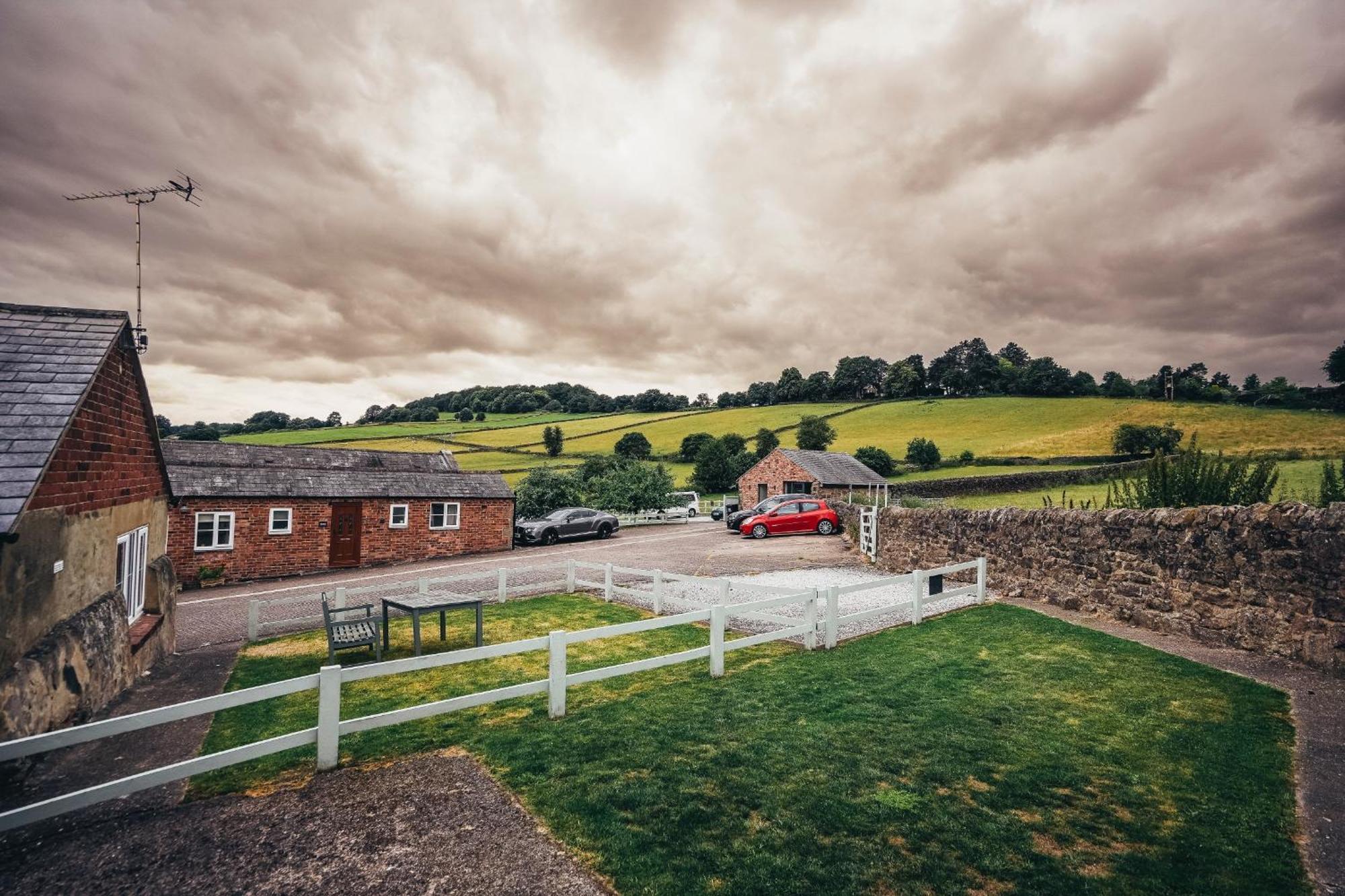 Cottages In Derbyshire, Oak Cottage Hazelwood Экстерьер фото